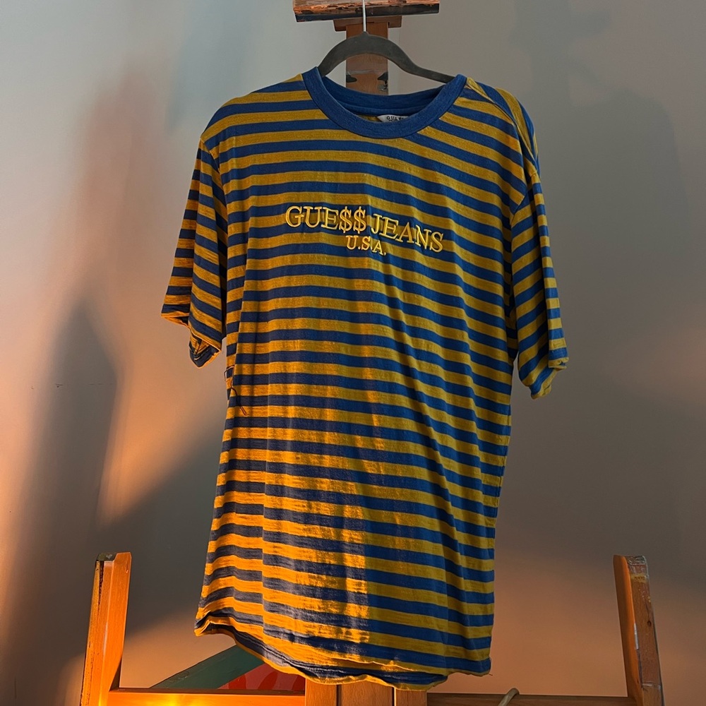 Guess men’s tee.
